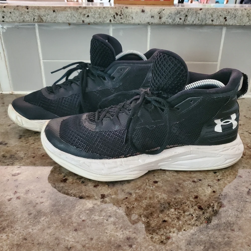 Under Armour Mens 8 Jet Mid Basketball Shoes Black 3020623-001 Mesh Lace‎ Up
